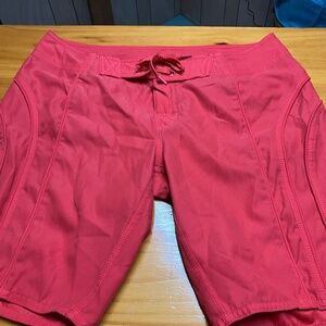 The North Face Women's Red Shorts Bermuda Sz 2 Tie Front
